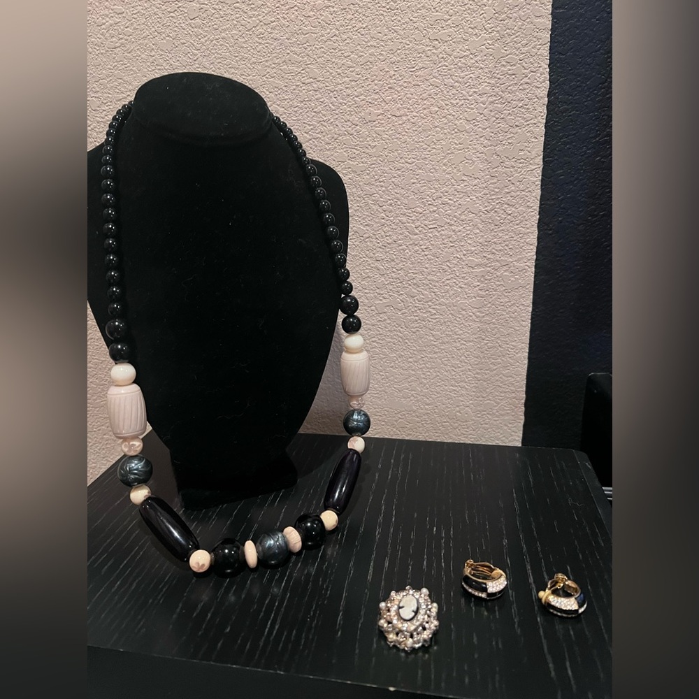 Necklace set